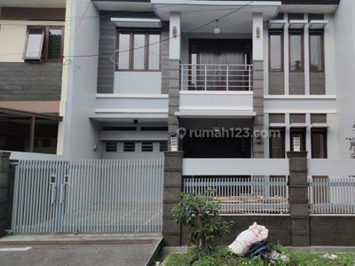 Rumah Minimalis Bagus 2 Lantai Dekat Kota di Batununggal, Bandung