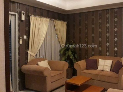 Sewa Apartemen Sudirman Park Jakarta Pusat 3 BR Full Furnished