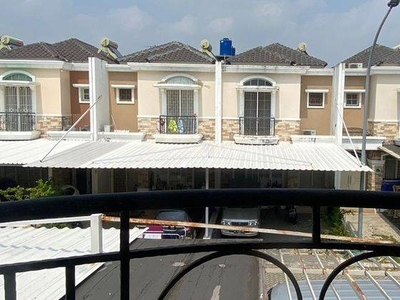 Sewakan rumah 2 lantai model minimalis dan bagus