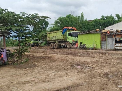 Tanah Nempel Jalan Raya Serang Barat Akses Tol