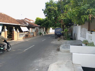 Tanah Tepi Jl. Sorosutan, Dalam Kota Jogja: Dekat XT Square