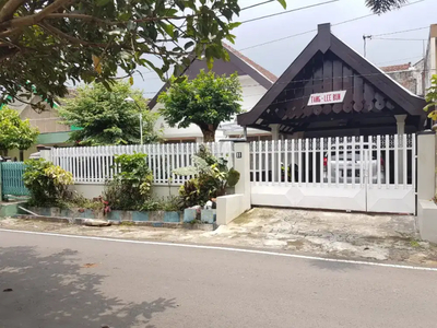 DIJUAL RUMAH KUNO DI LOWOKWARU SARANGAN SAMAAN TENGAH KOTA MALANG