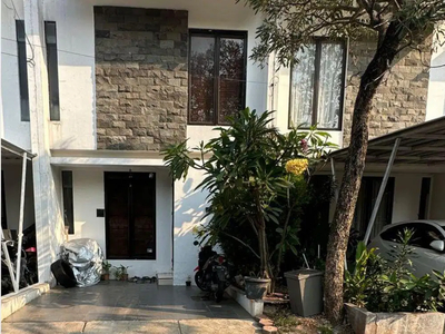 Dijual rumah siap huni di Graha Raya Bintaro Jaya bisa KPR J-19019