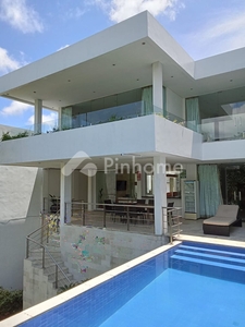 Disewakan Rumah Luxurious Villa Full Furnish di Ungasan Rp500 Juta/tahun | Pinhome
