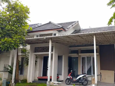 Disewakan rumah sururi estate