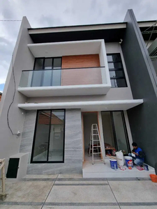 Fj109 Dijual Rumah Modern di Puri Asri dekat ke Pakuwon City Mall