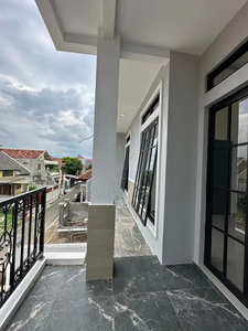Rumah Baru 2 Lantai Siap Huni Blimbing Dekat Araya Malang