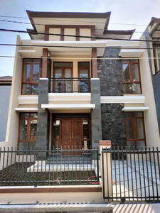 Rumah Baru di Margahayu Raya minimalis 2 lantai siap huni