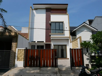 Rumah Baru, Minimalis, Timur, Semi Furnished, di Perum Nusa Loka Bsd