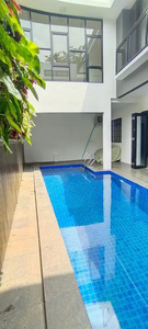 Rumah brand New ada kolam renang fully furnished di The Icon BSD City