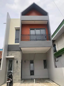 Rumah Baru di Town House di Pondok Kelapa Jakarta Timur