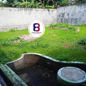 Rumah Dengan Halaman Luas Lokasi Strategis di Sektor 2 Bintaro