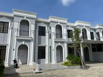 RUMAH MEWAH DI SM. RAJA MEDAN