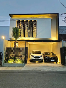 Rumah Mewah Fully Furnished di Jalan Tajem Maguwoharjo dekat Jogja Bay