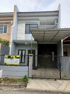 Rumah Pakuwon City 2lantai semi furnish