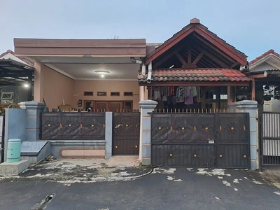 Rumah sudah direnovasi, barat, di Cluster Banjar Wijaya