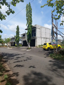 Tanah SHM 250m2 di tepi jalan Aspal dekat Kampus cocok untuk Usaha