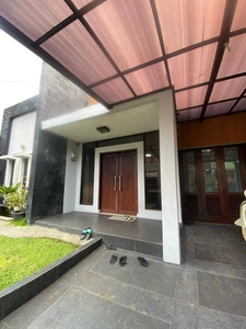 Dijual cepat dan murah Rumah strategis Turangga, Bandung