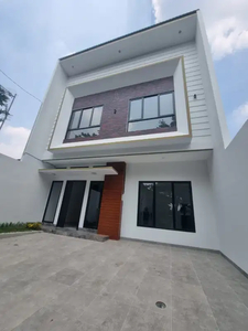 Dijual Cepat Rumah Baru Siap Huni di Griya Loka Bsd