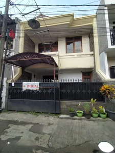 Dijual kokoh Rumah 2lantai di Komplek Riung Bandung