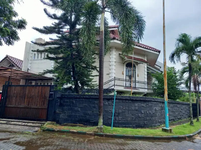 Dijual Murah Rumah Bagus 2 Lantai Hoek di Banjar Wijaya