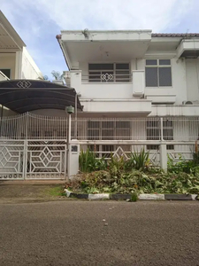 Dijual Rumah 2 Lantai di Taman Golf Modernland Tangerang