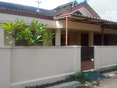 Dijual Rumah dengan tanah luas di Riung Bandung Kota Bandung Timur