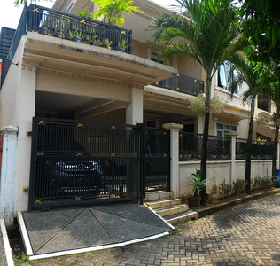 Dijual rumah hook dg carport luas di Griya Metropolitan Pekayon Bekasi
