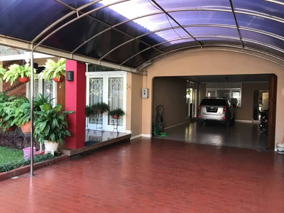 Dijual Rumah Modern Lux di Sarijadi Raya