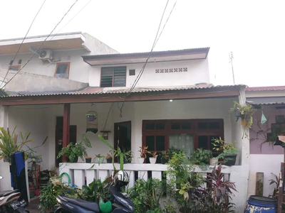Dijual Rumah Satu Setengah Lantai di Komplek Pinang Indah