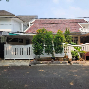 Disewa Rumah 2 Lantai Semi Furnished Di Pondok Indah Jakarta Selatan
