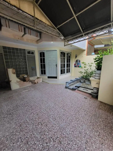 Disewa Rumah Gandeng 2 lantai di Sunter Paradise, Jakarta Utara