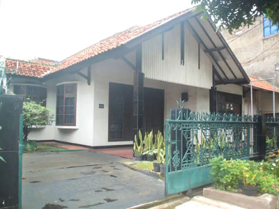 JUUAL Rumah Lokasi Strategis Dekat Perempatan Pasteur Bandung