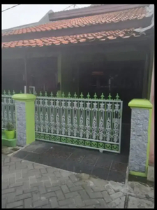 Rumah 2 lantai, letak strategis, perumnas 1