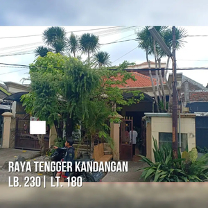 Rumah Depan SDN Kandangan Surabaya di Raya Tengger Kandangan