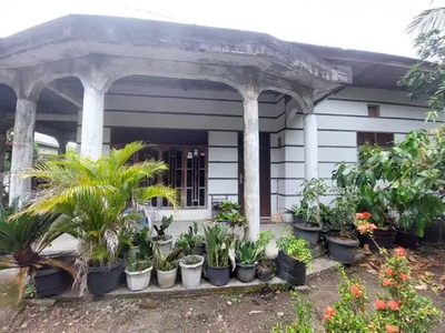 Rumah di jual di alue awe