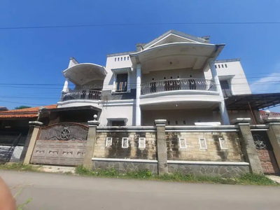 Rumah Kost Depan Kampus Stikes Bhamada Slawi cocok Investasi
