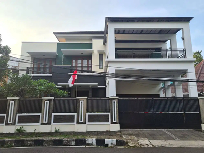 Rumah Mewah 2 Lantai Area Menteng Jakarta Pusat