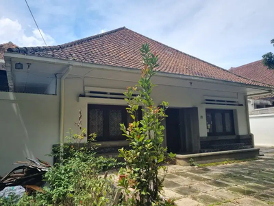 Rumah Strategis Jl. Trunojoyo Bandung