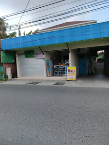 Rumah tingkat 2 dan 2 buah toko