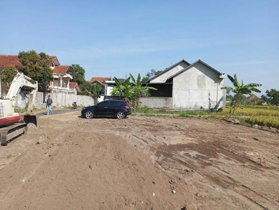 Tanah Jogja Tepi Jalan Mobil Papasan Strategis Dkat Bandara Yogyakarta