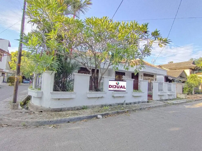 Dijual rumah hoek 2 lantai di Pondok Pekayon Indah Bekasi Selatan