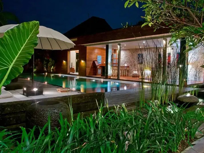 Luxury villa 4 kamar, Full furnish di seminyak