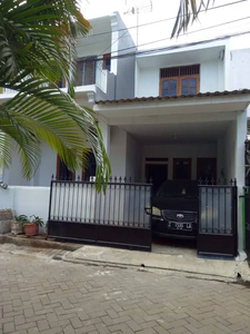 Rumah 2 Lantai Bagus SHM di Harapan Indah, Bekasi