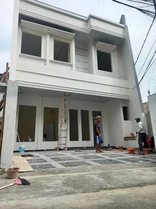 Rumah Baru dalam Komplek di Rawamangun Jakarta