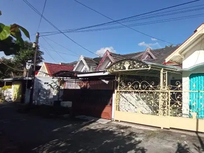 Rumah Dalam Perum Di jl. Godean km 2 Dekat Tugu dan Malioboro