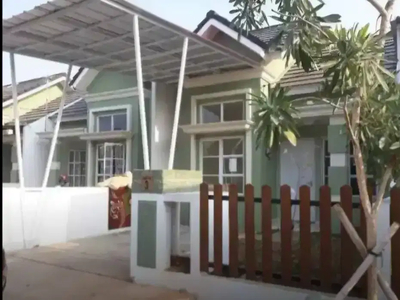 Rumah dikomplek yg modern dgn stasiun KRL didlm komplek