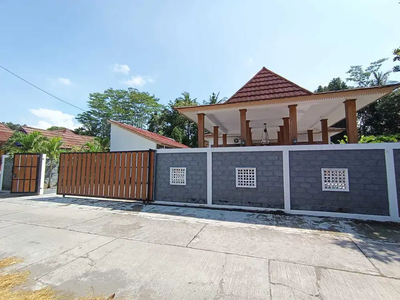 Rumah Joglo Luas 142 m2 5 Kamar Tidur diutara Candi Prambanan