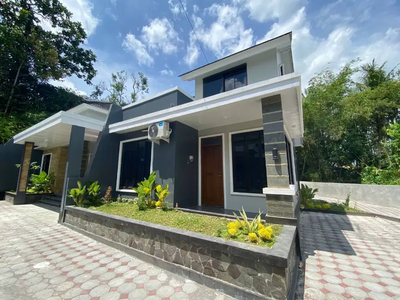 Rumah Modern Scandinavian di Jl Purbaya dekat Pasar Cebongan