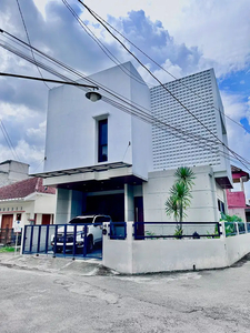 Rumah Murah Khas Industrial Mnmlis Area Kota Jogja Cocok Utk Keluarga